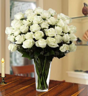 40 stems of White Roses in a Vase Innocent White 40