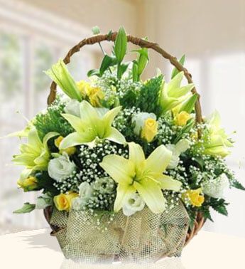 Basket of 5 stems of White Lilies and 20 Yellow & white Roses Basket of love